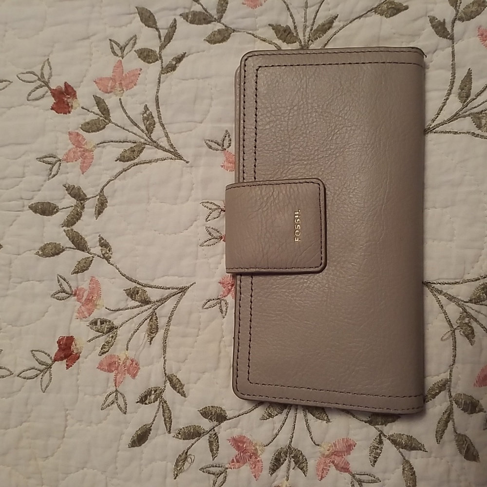 Small Fossil Wallet